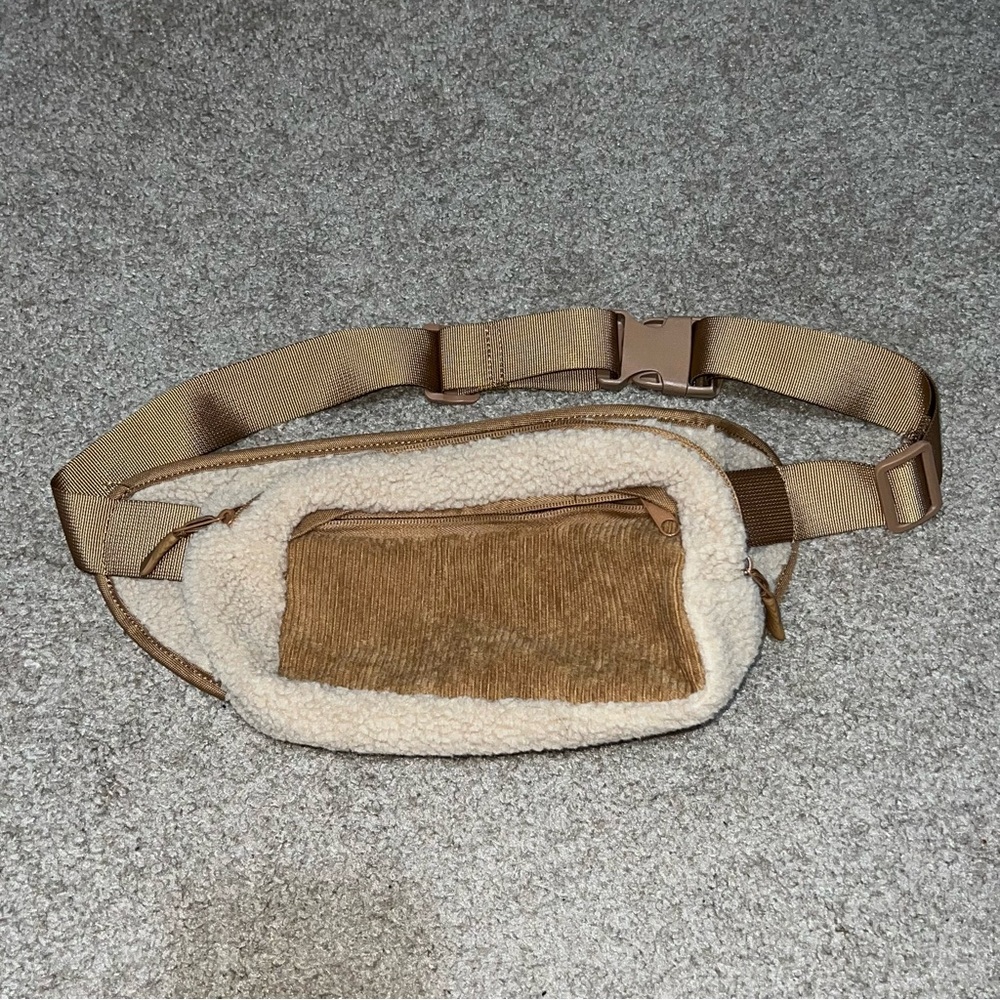 Teddy Sherpa belt bag